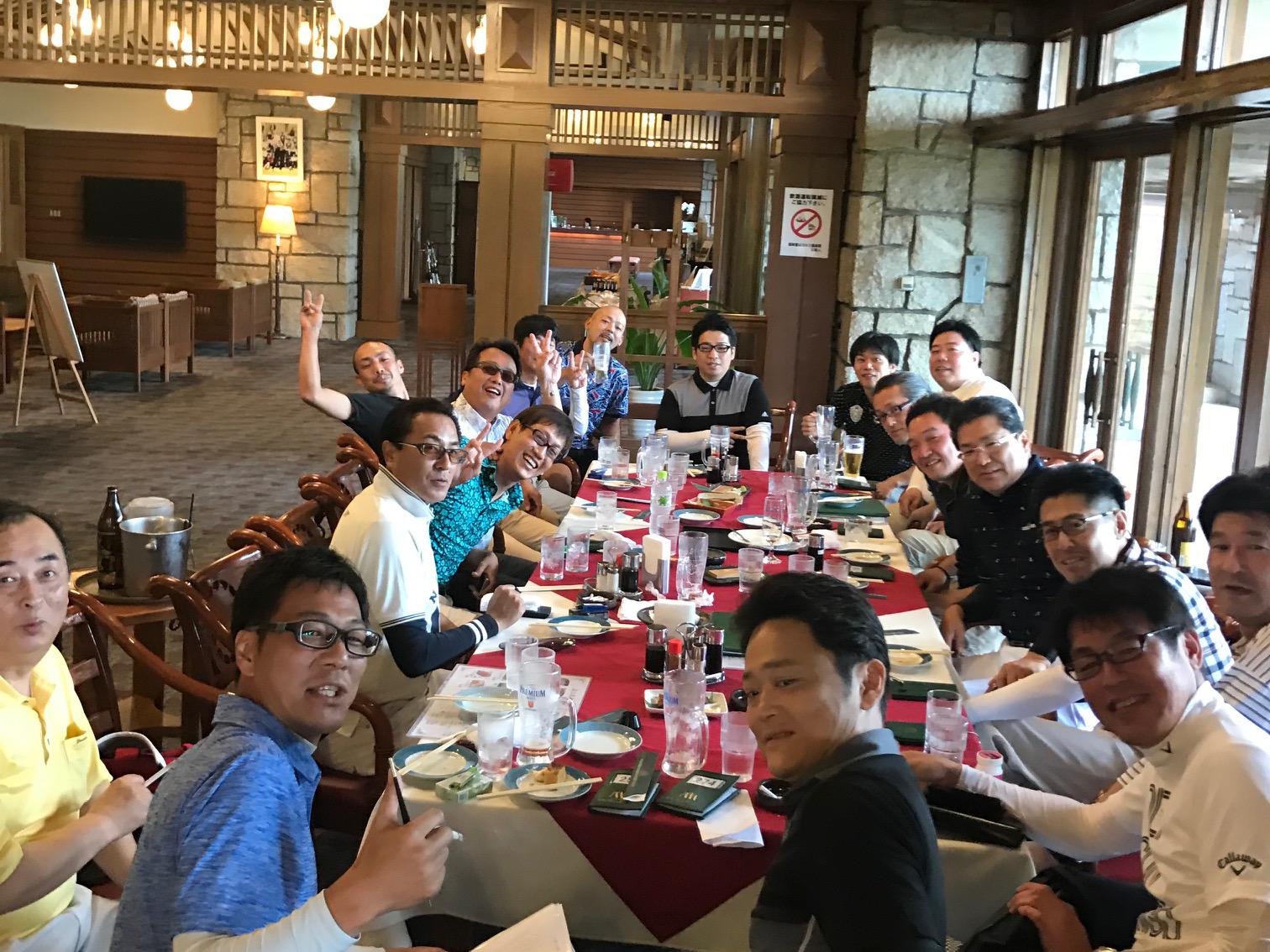 コンペ前（福岡雷山ゴルフ倶楽部にて）