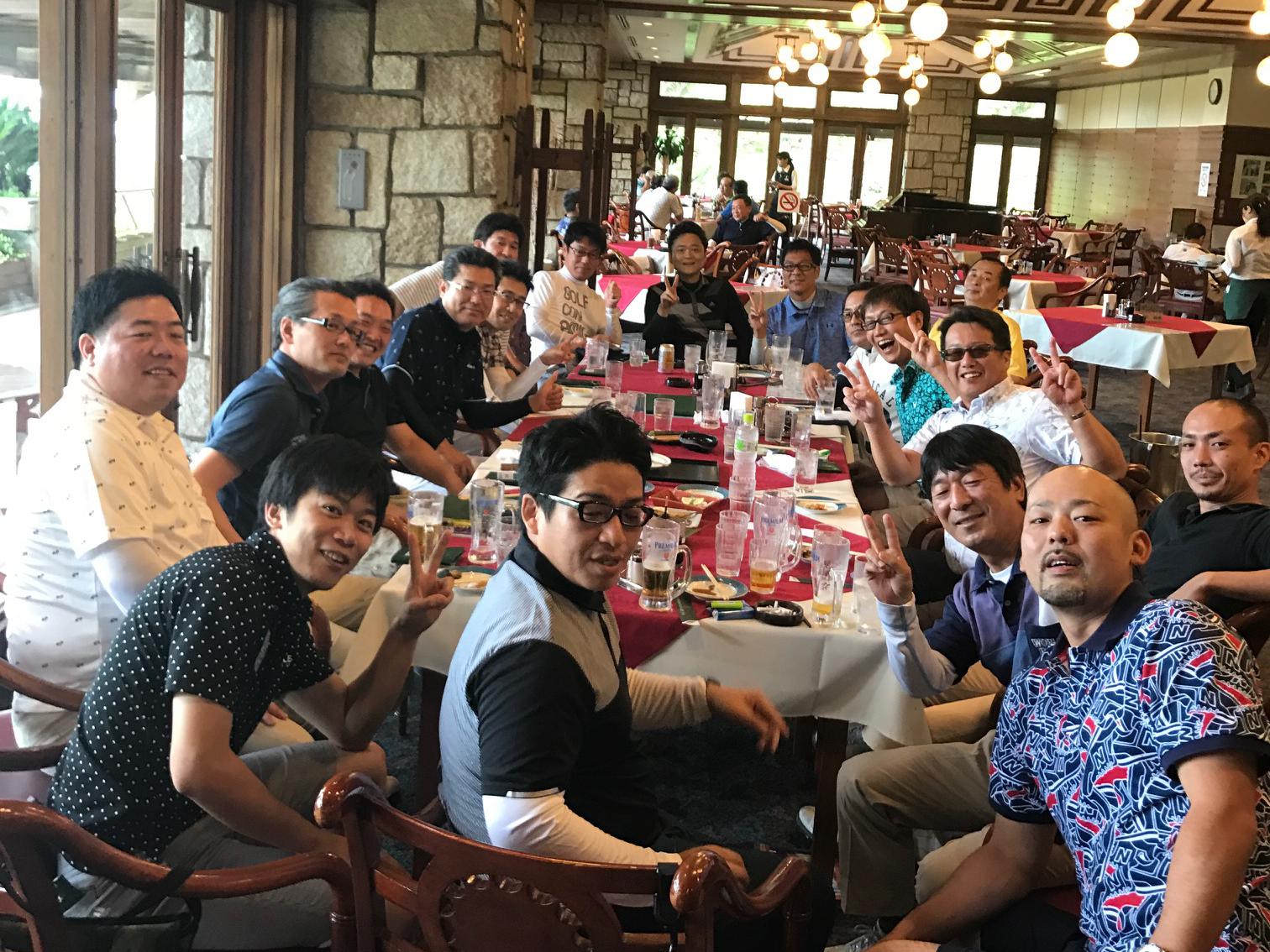 コンペ前（福岡雷山ゴルフ倶楽部にて）